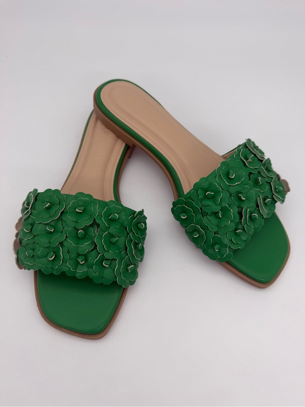 NWOT Journee Collection Green Floral Appliqué Slide Sandals Azalea Size 10M